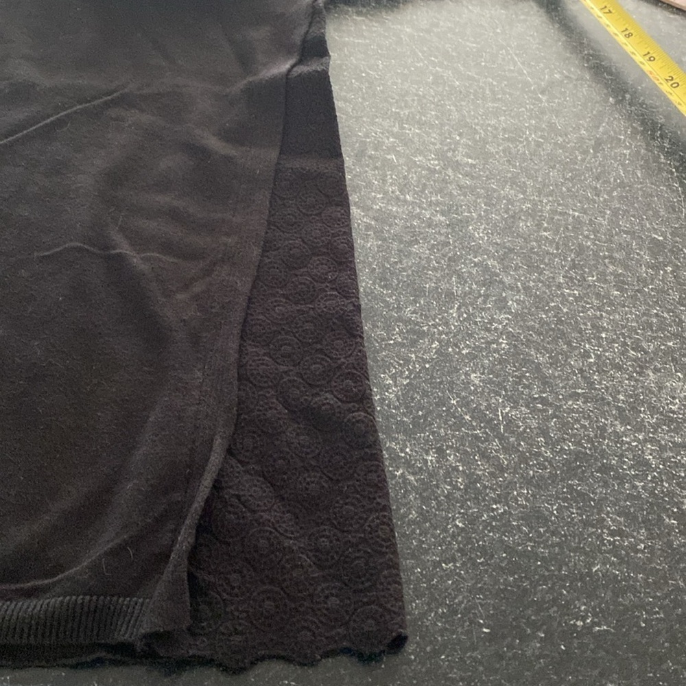 cotton knit top with lace side panels - Picture 5 of 11
